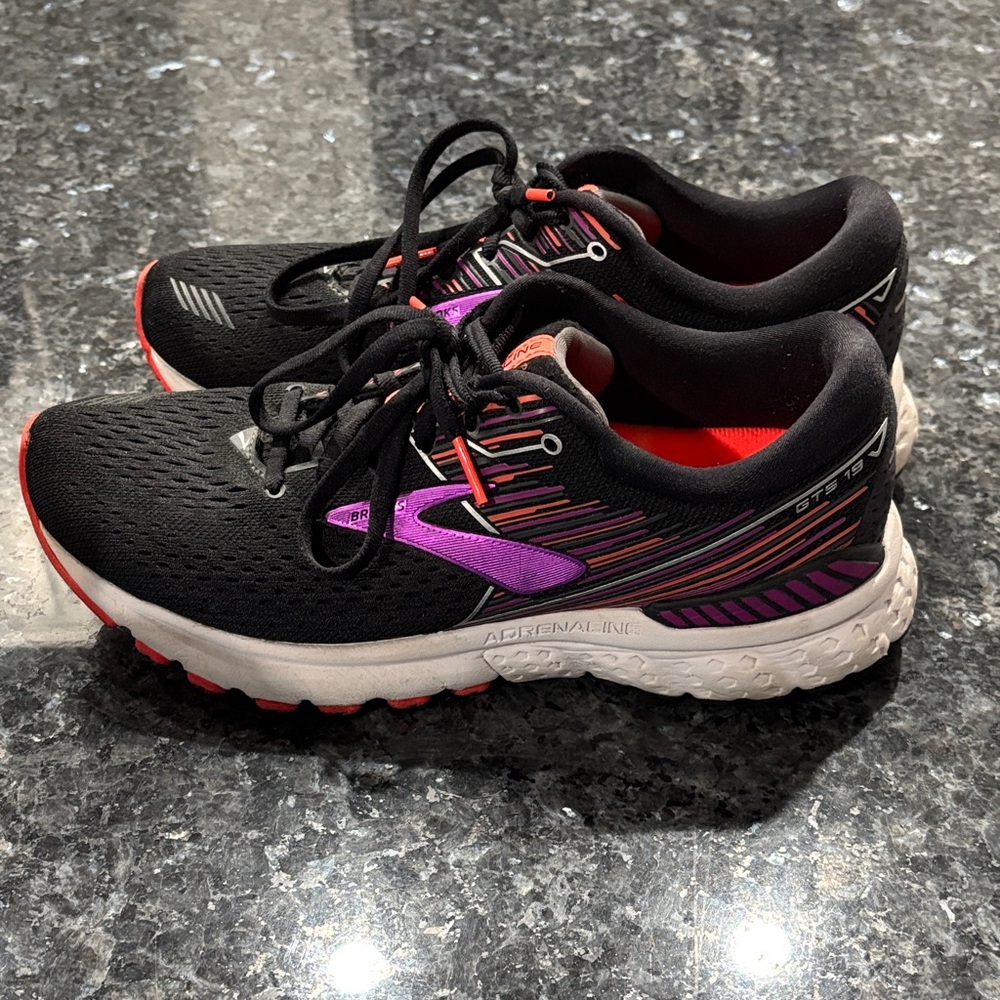 Brooks Adrenaline Athletic Shoes - Picture 2 of 8